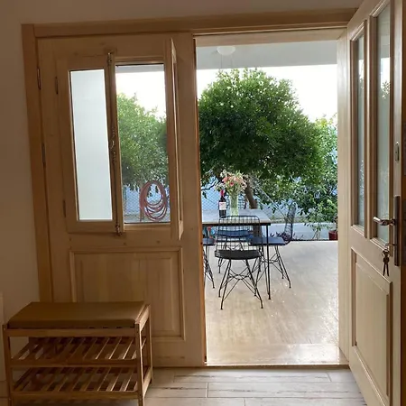 Merkezde Denize 50 Adim B 博德鲁姆