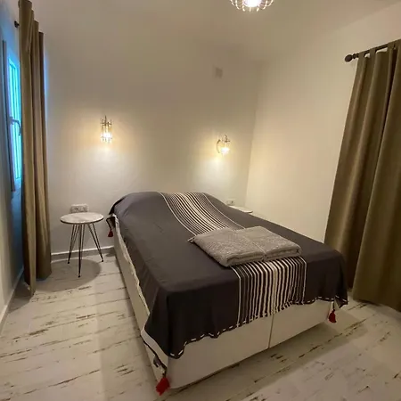 Merkezde Denize 50 Adim B Апартаменты *