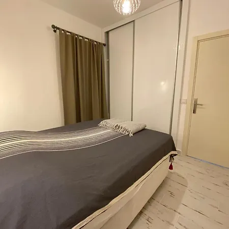 Merkezde Denize 50 Adim B Bodrum